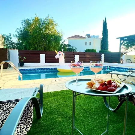 Georgina & Marianda *