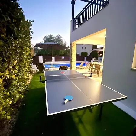 Georgina & Marianda * Coral Bay