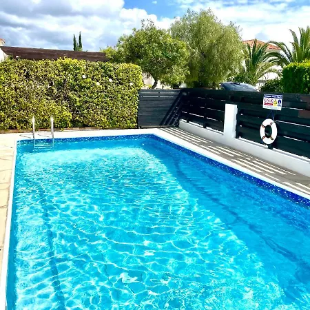 Georgina & Marianda Дом отдыха