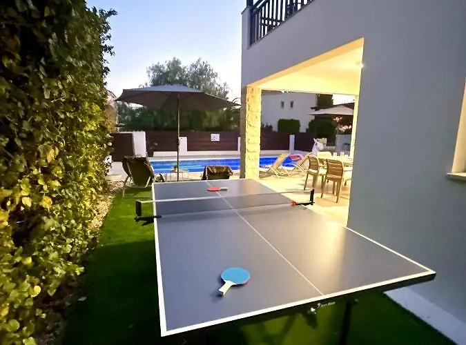 Georgina & Marianda * Coral Bay